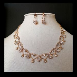 NWT Clear Crystals Lopped Flower Gold Collier Necklace Earrings Elegant Prom